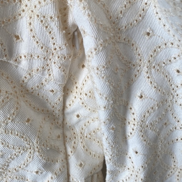 En Saison Alice Embroidered Blouse, size M - Picture 9 of 11